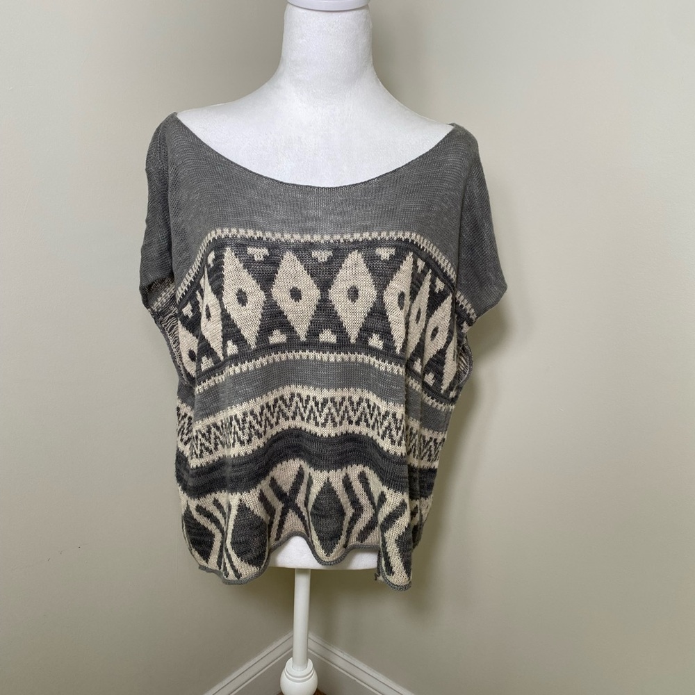 Hollister Women's Ivory Artsy Aztec Design Knit Pullover Poncho Sweater One Size